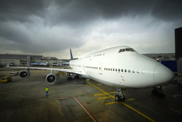 Boeing 747 at loading