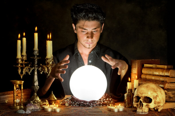modern fortune teller or occultist or mentalist
