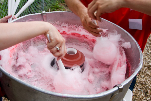 The making of cotton candy