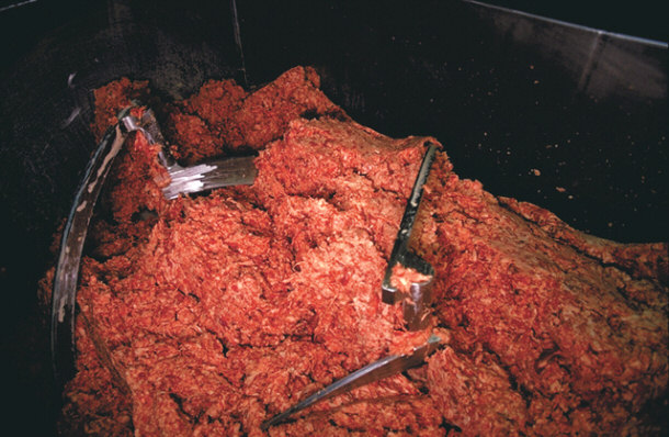 Preparing Ground Beef - Use of Pink Slime in Meat Processing