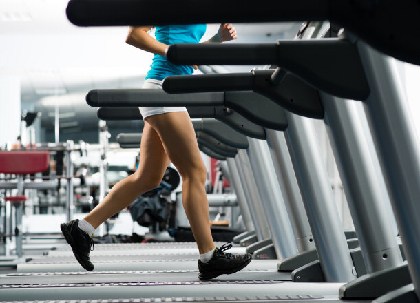 running on treadmill high intensity interval training