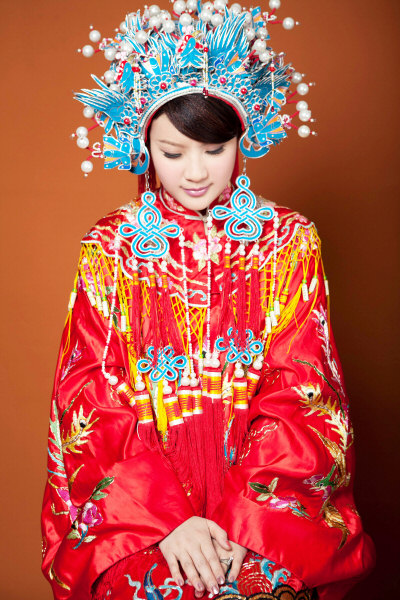 Traditional Qing Dynasty Chinese Wedding Dress with Phoenix Crown Headpiece