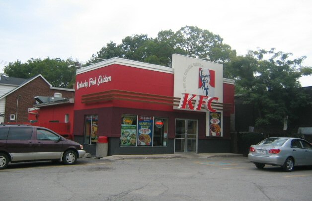 In 2007, a KFC outlet became infested with rats.