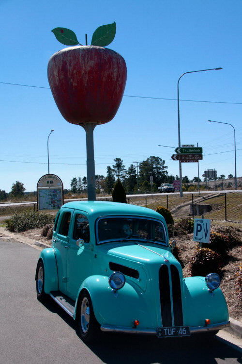Giant Apple Batlow, Australia