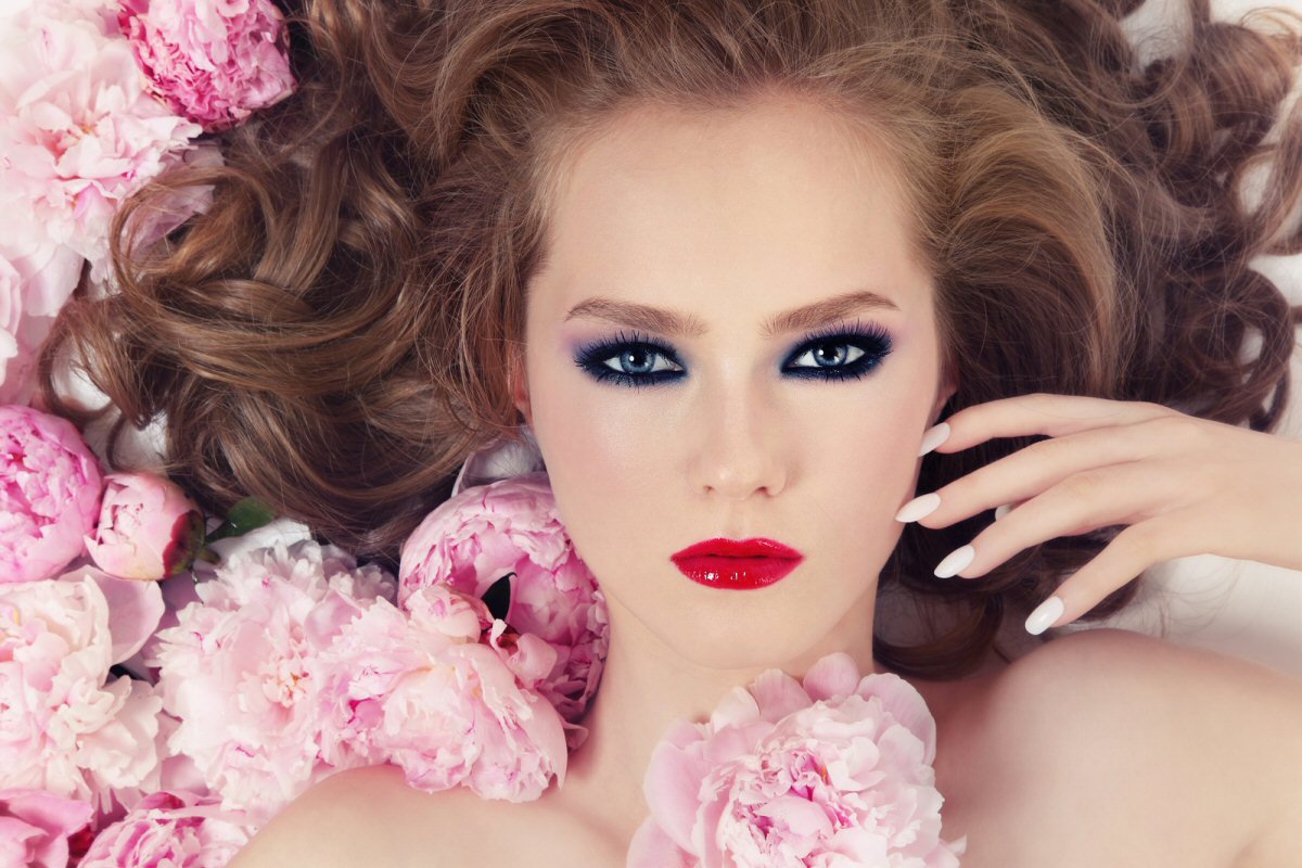 Top Reasons Why Women Wear Makeup