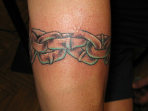Chain Tattoo on leg