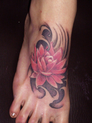Lotus Tattoo on foot