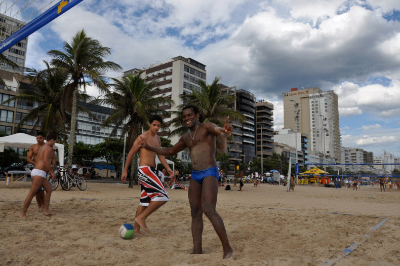 Rio De Janeiro beach crowded with people