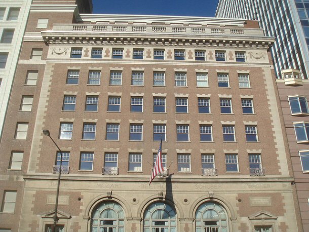 Exterior of The Lyric Opera House in Chicago, IL.