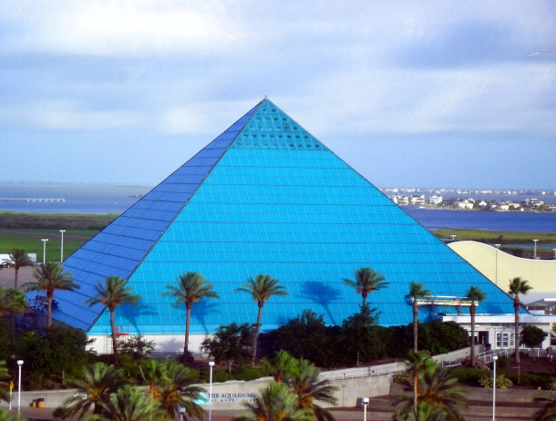 Aquarium Pyramid