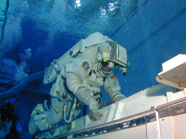 Astronaut Training in the Neutral Buoyancy Laboratory