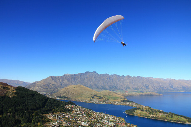 paragliding queenstown new zealand