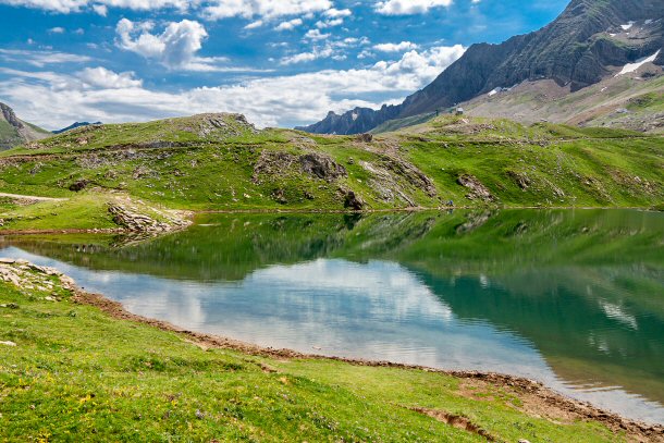 he Pyrenees is a huge mountain range in northern Spain and it happens to be the natural border between Spain as well as France plus there is a teeny country named Andorra squeezed into the middle. 