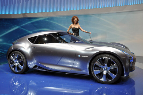 Looking to the Future, Nissan's Concept for a Zero Emission Vehicle