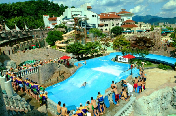 Wave Pool at Everland