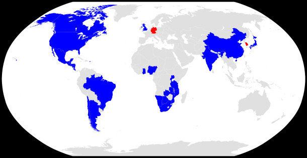 Global Walmart Locations (Current in Blue - Former in Red)