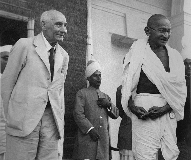 Lord Pethick-Lawrence and Gandhi in 1946