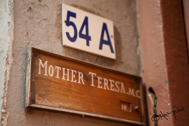 Mother Teresa lived in Calcutta Inda with the people she helped