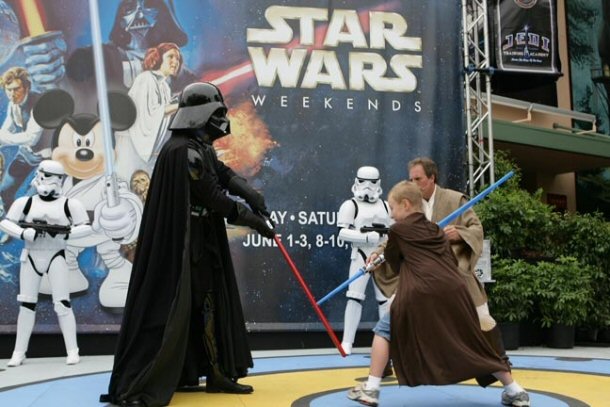 Before going to the Star Tour ride, take time to take the kids to the stage located in front if the ride. This is the Jedi Training Academy, here kids are selected from the audience to train to become young Padawans.