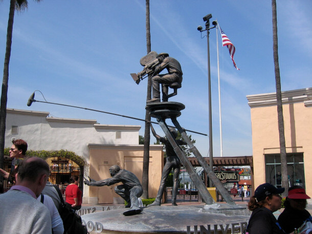 Statue of a Cinematographer at the Entrance of Universal Studios