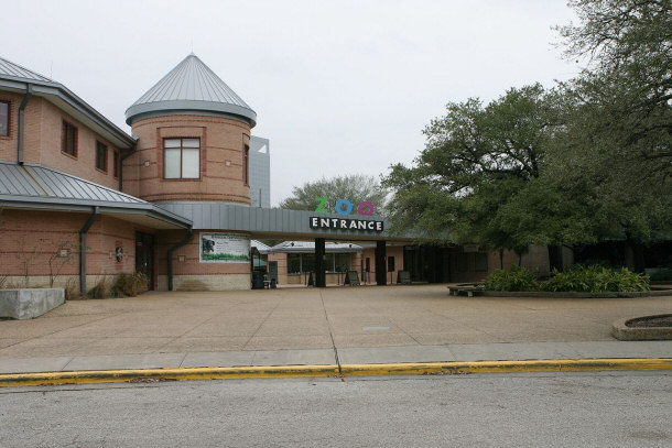 Entrance to the Houston Zoo