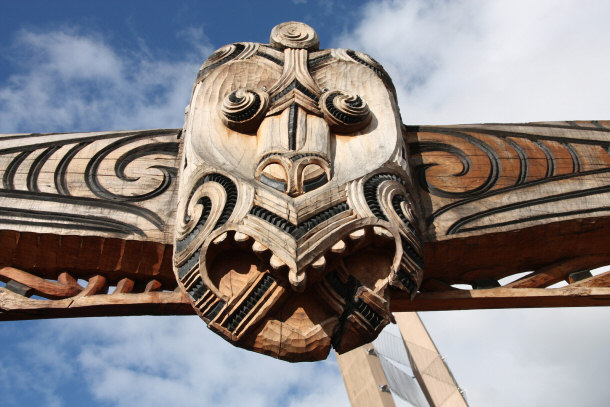 Maori wood carving New Zealand