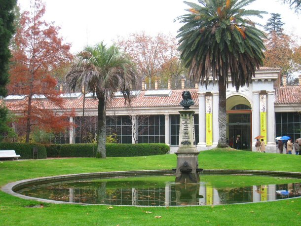 The Real Jardn Botnico de Madrid, known as the Royal Botanical Garden of Madrid in English, is located right next to the Prado Museum in Madrid, Spain.