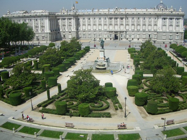 The Palacio Real de Madrid or the Royal Palace of Madrid is 1,450,000 square feet and has 3,418 rooms.