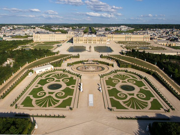 Referred to as a palace and chateau, the Palace of Versailles is one of the most beautiful and stunning buildings in the Paris area. 